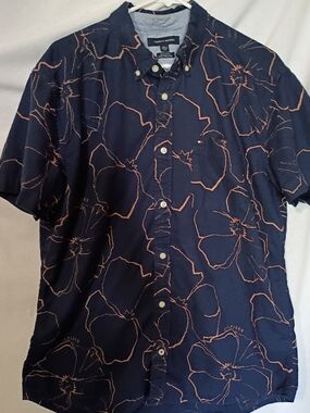 Tommy Hilfiger Navy Floral Short-Sleeve Button-Down Shirt with Coral Outline